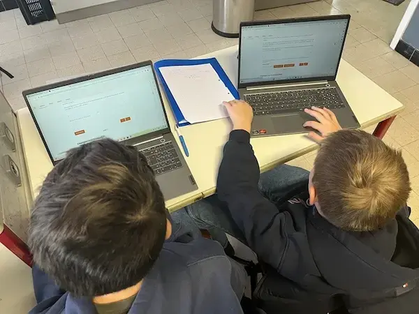 Tamara Stojakovic (GO! Atheneum MXM Merksem) al een jaar aan de slag met Lernova Nederlands 5/6 - D/A